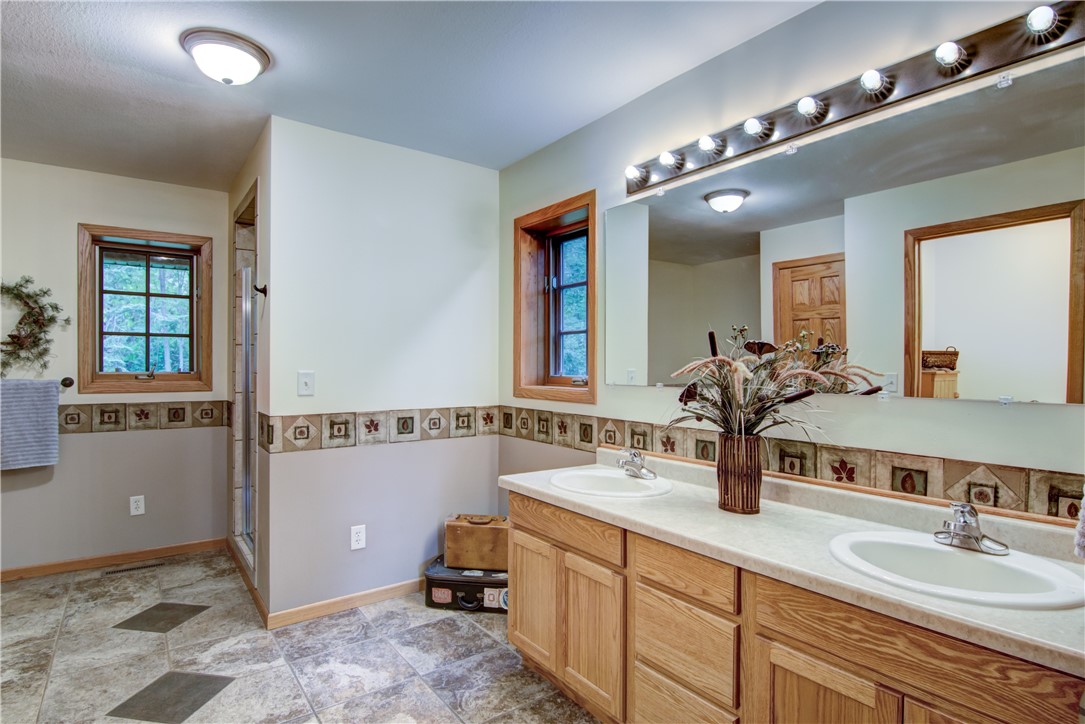 W7551 Vinettes Landing Road