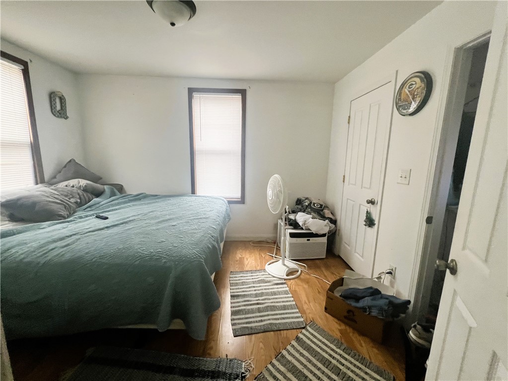 1108 & 1108.5 Menasha Avenue E