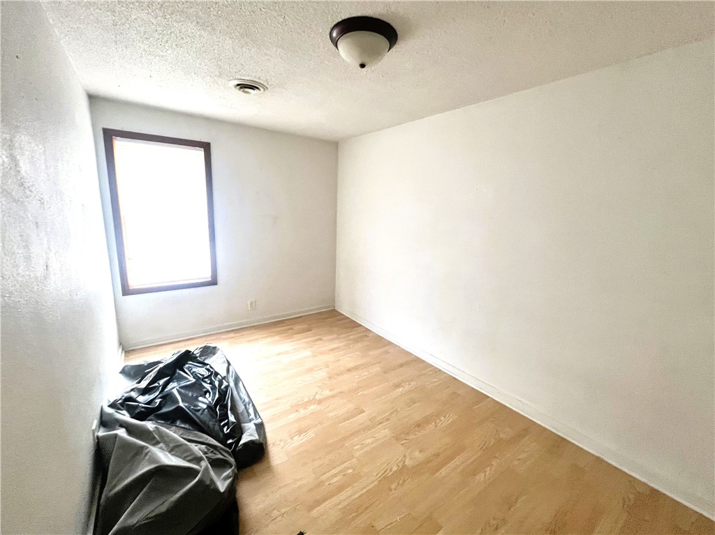 1108 & 1108.5 Menasha Avenue E