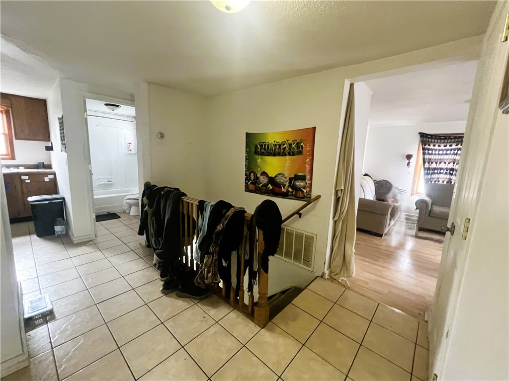 1108 & 1108.5 Menasha Avenue E