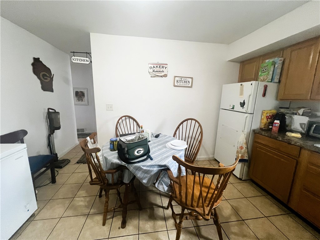 1108 & 1108.5 Menasha Avenue E