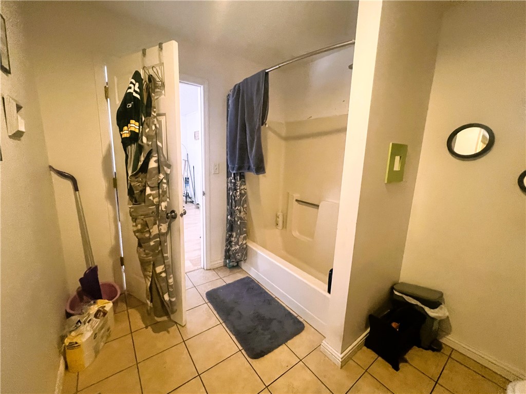 1108 & 1108.5 Menasha Avenue E