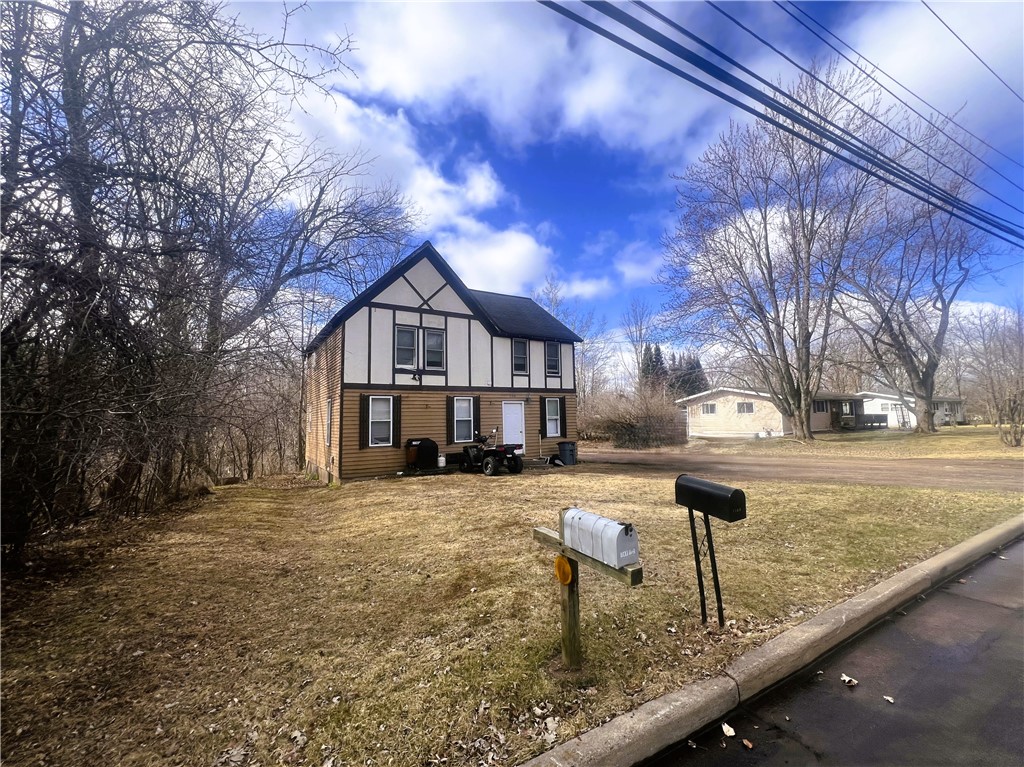 1108 & 1108.5 Menasha Avenue E