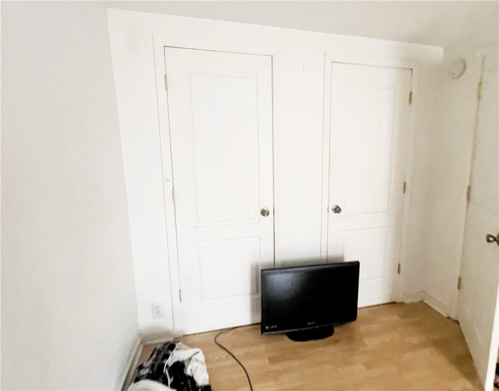 1108 & 1108.5 Menasha Avenue E