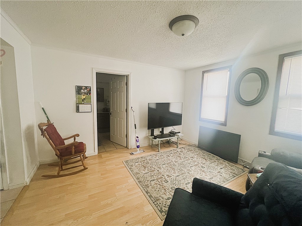 1108 & 1108.5 Menasha Avenue E