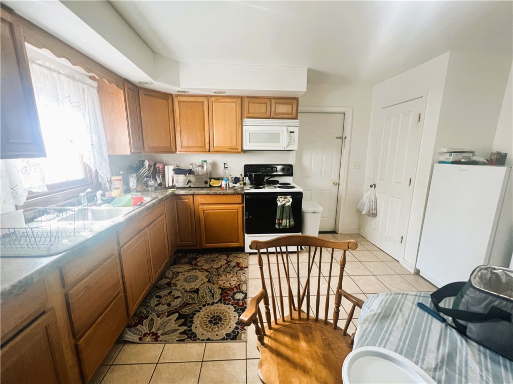 1108 & 1108.5 Menasha Avenue E