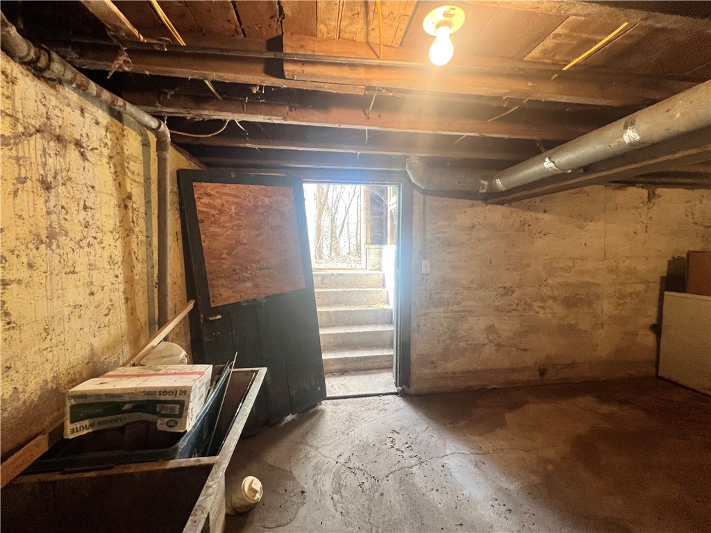 1108 & 1108.5 Menasha Avenue E