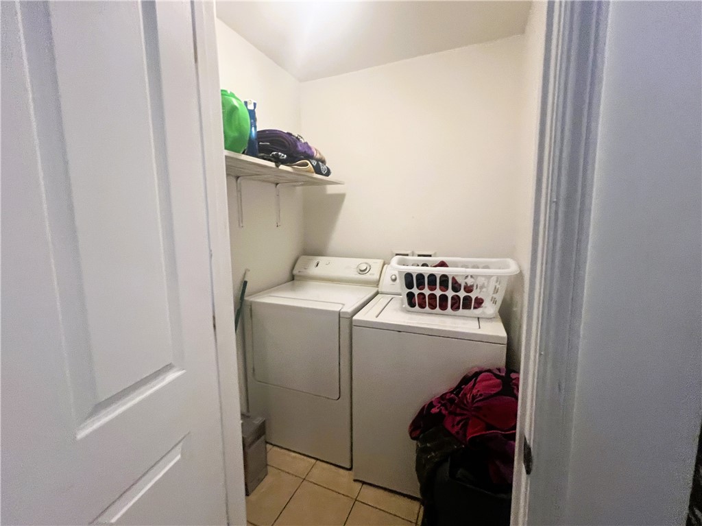 1108 & 1108.5 Menasha Avenue E