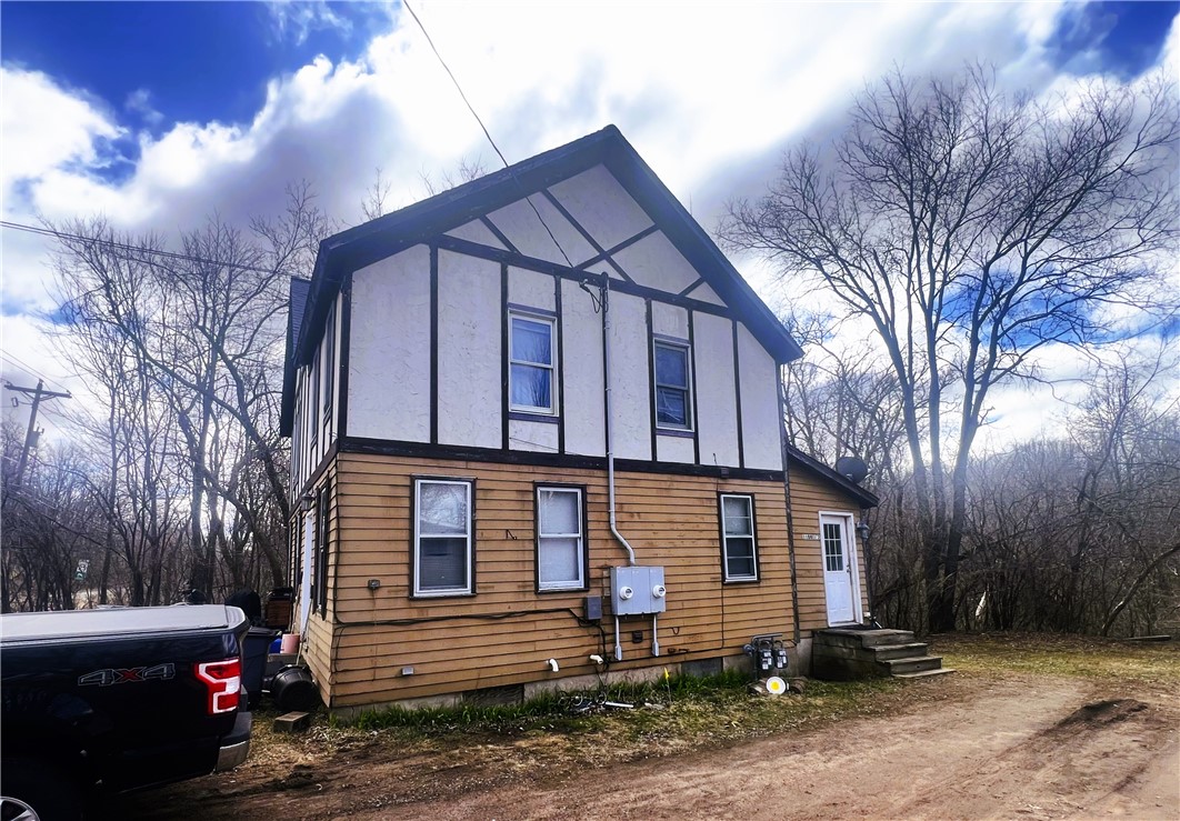 1108 and 1108.5 Menasha Avenue E 2