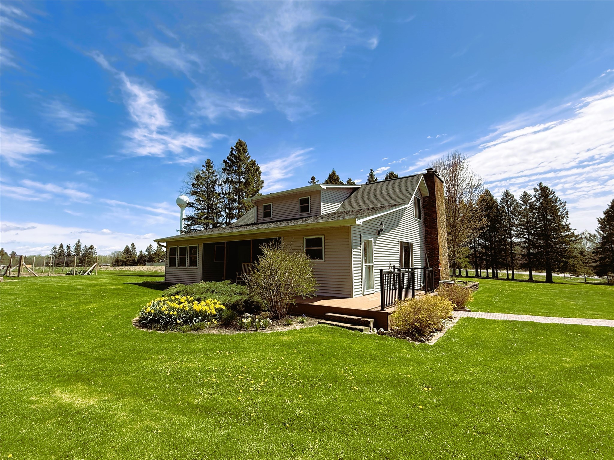W4364 Hwy 8