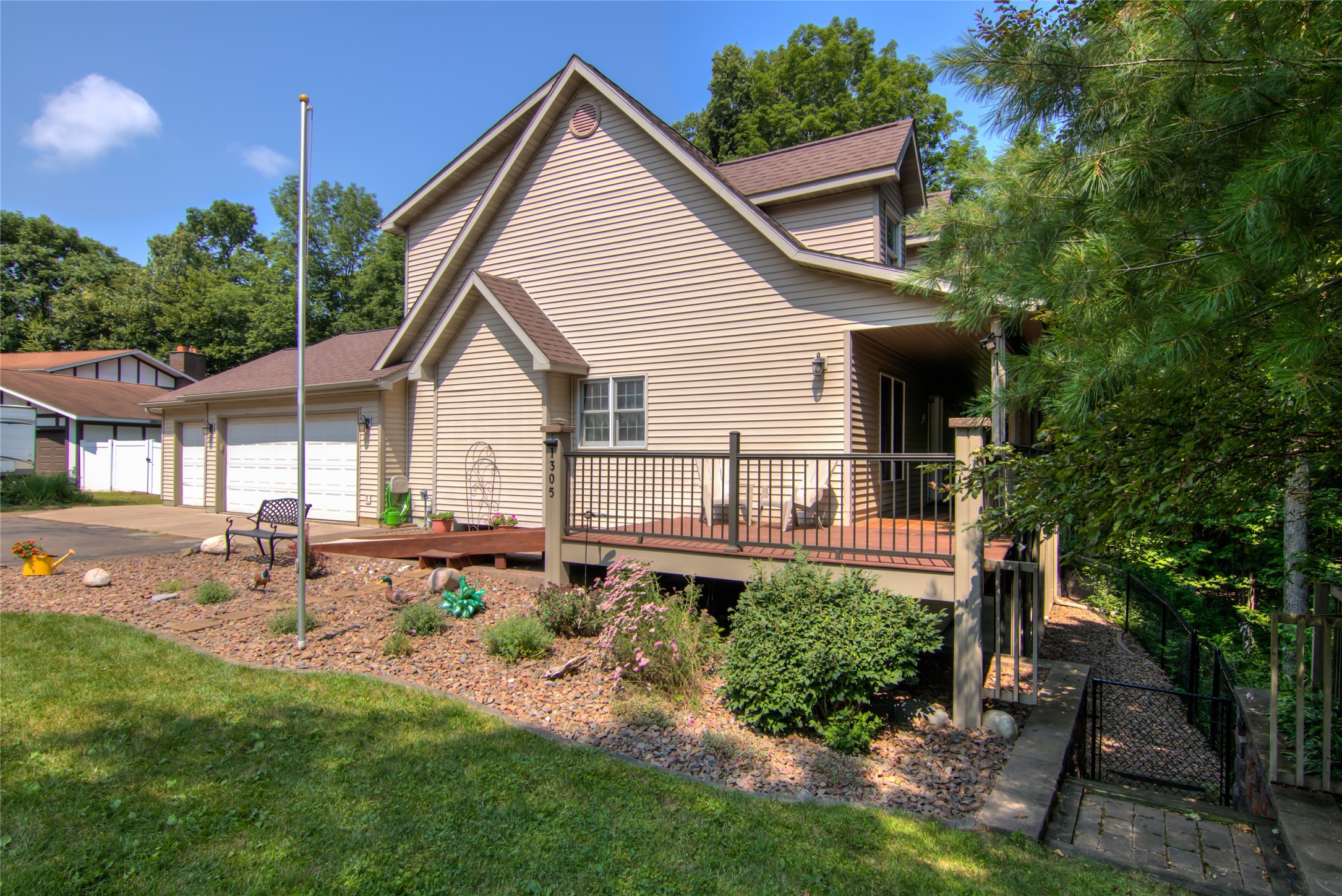 1305 River Avenue E