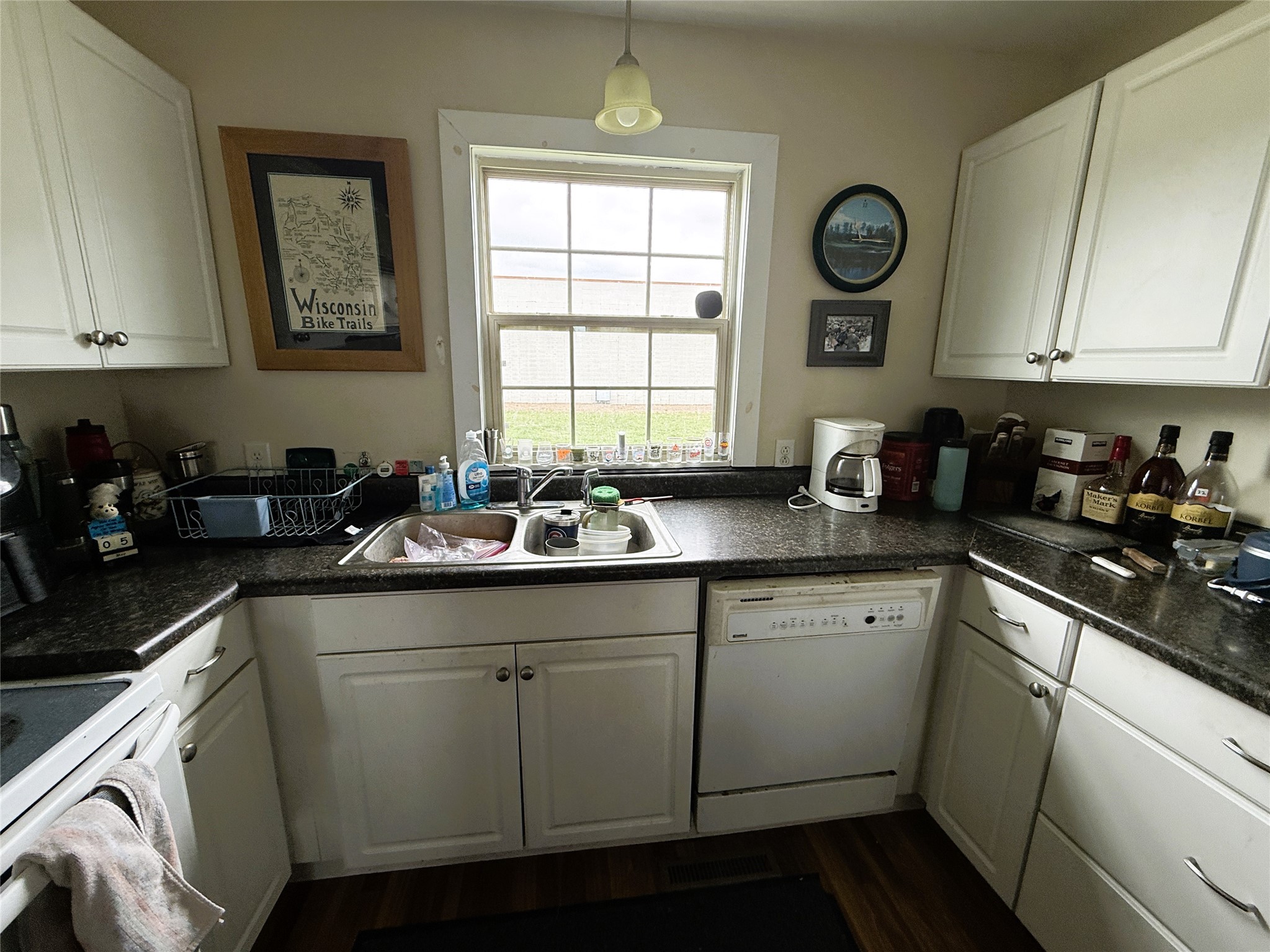 123 W River Avenue