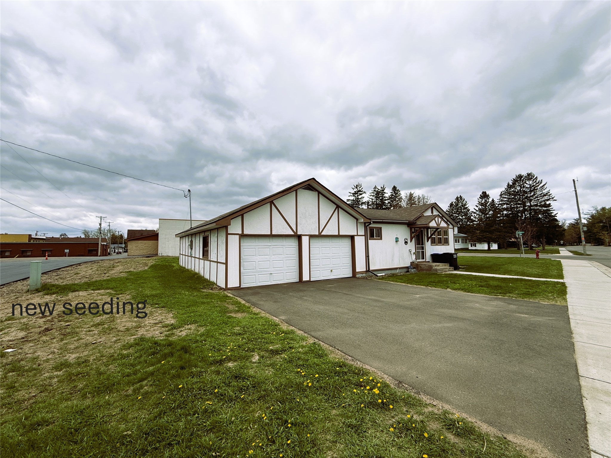 123 W River Avenue