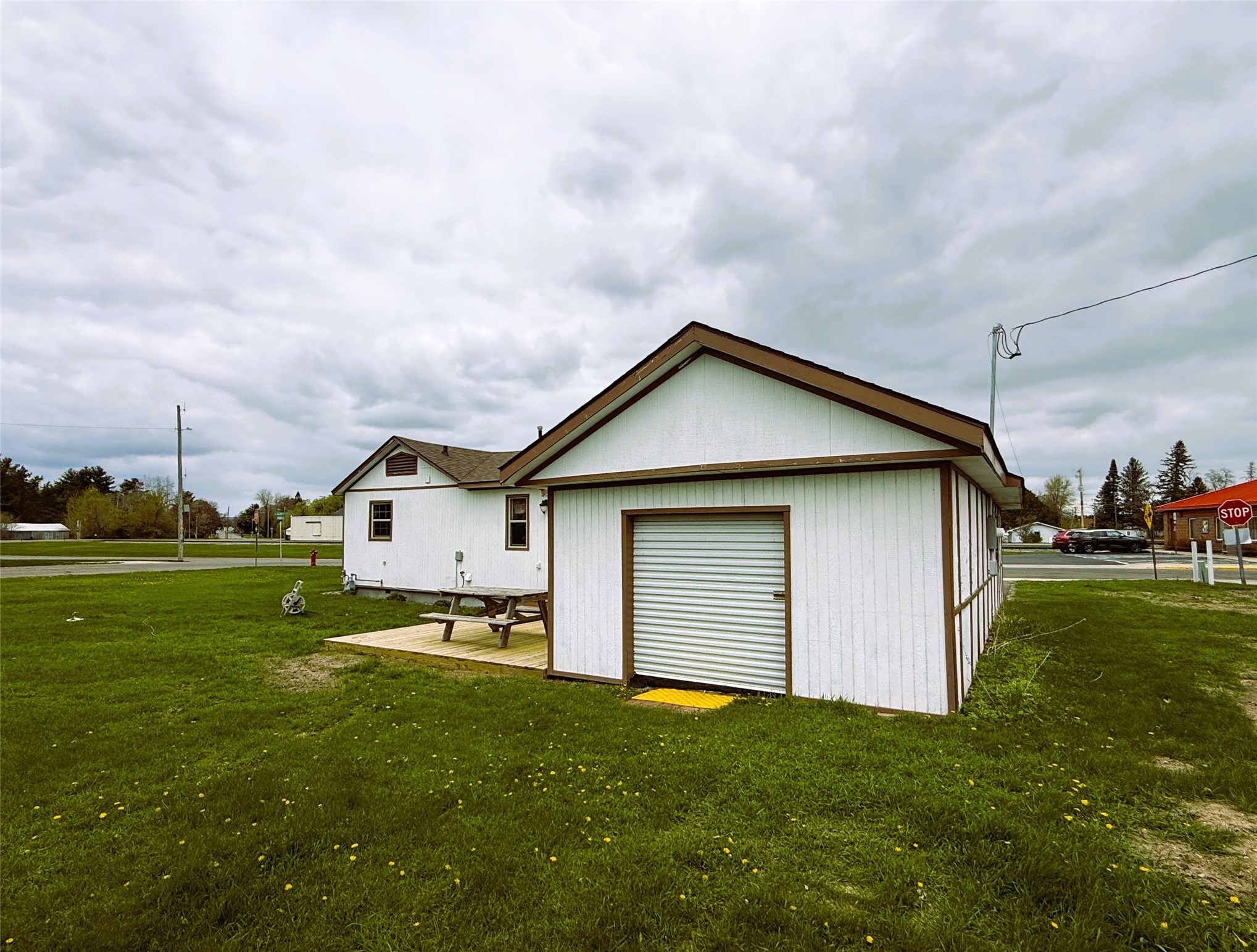 123 W River Avenue