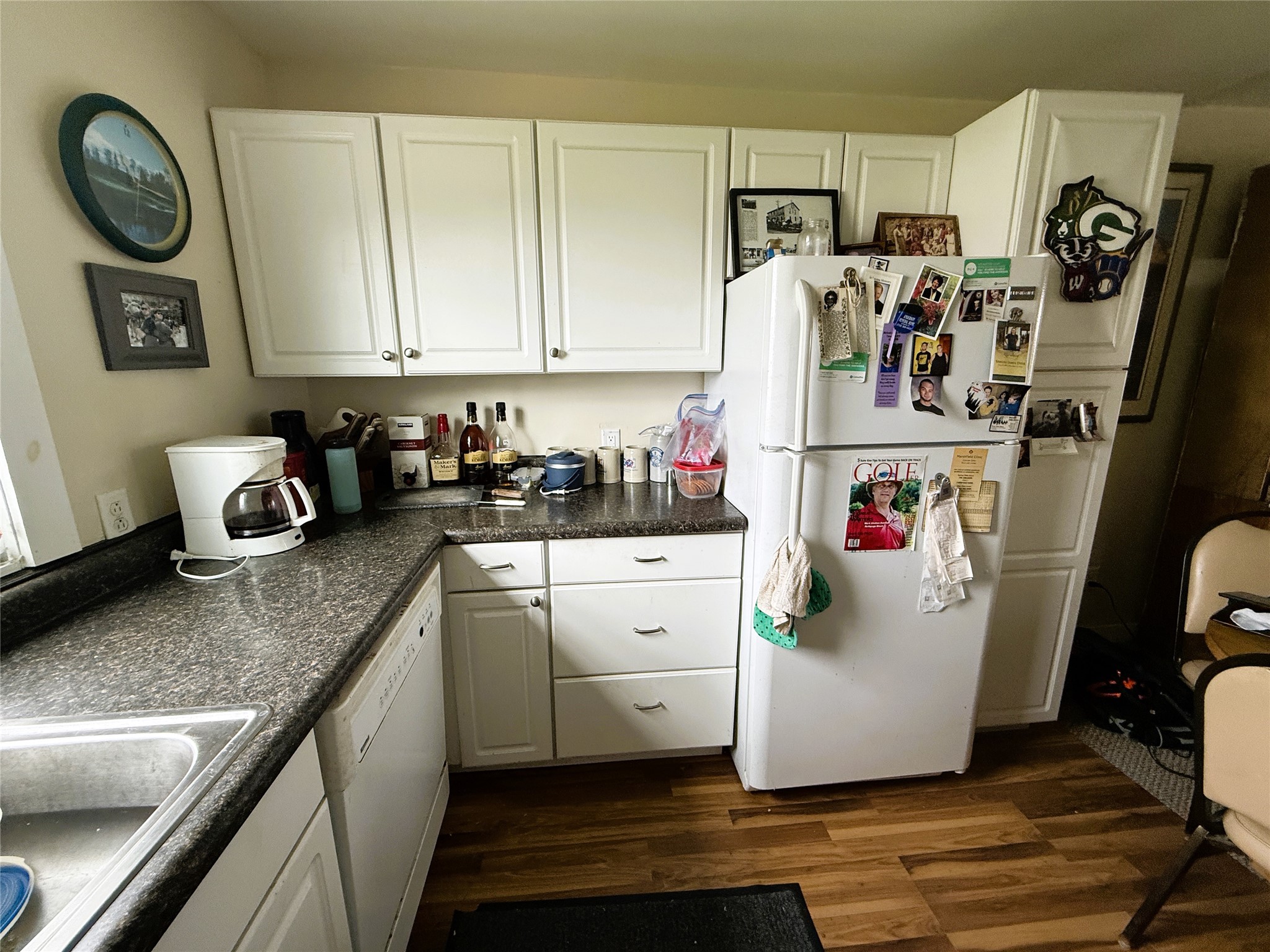 123 W River Avenue