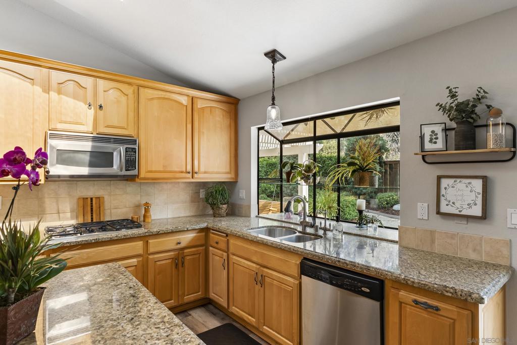 1630 Candlelight Gln