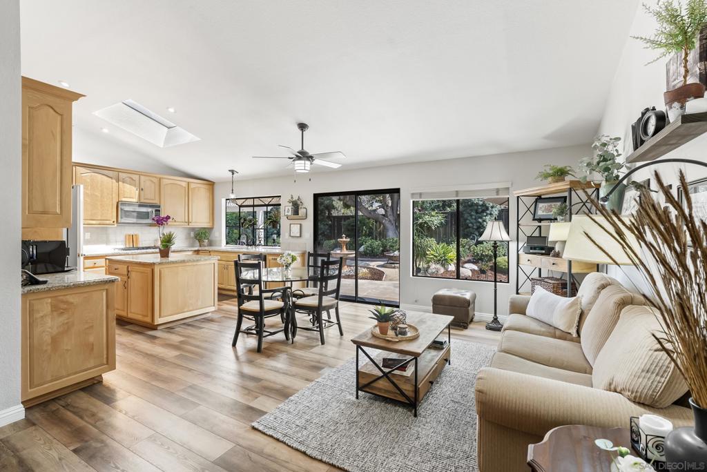 1630 Candlelight Gln