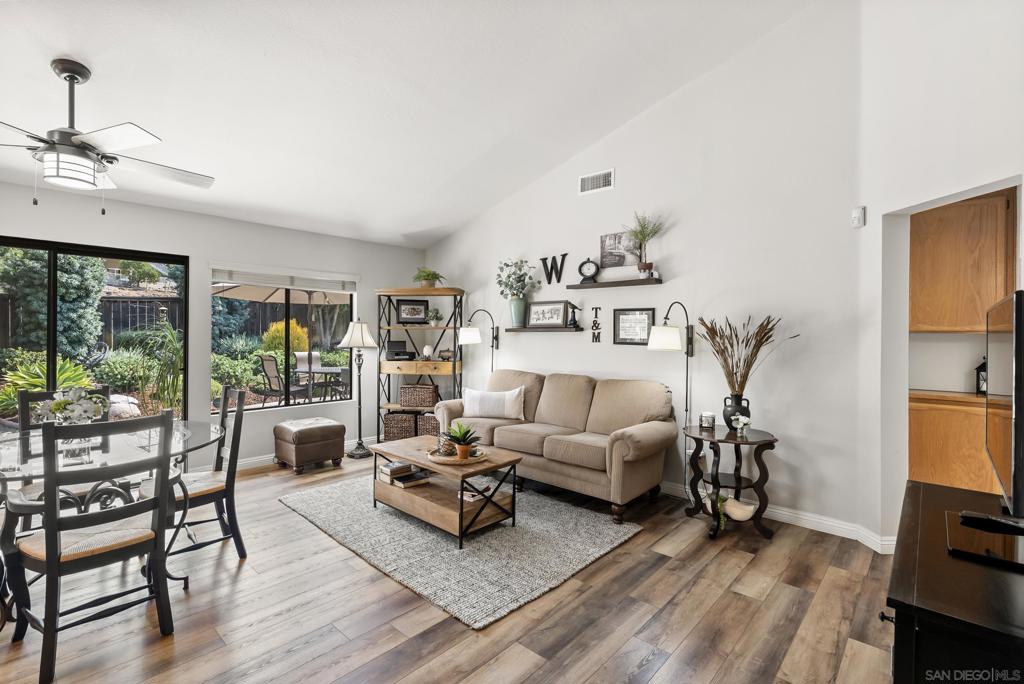 1630 Candlelight Gln