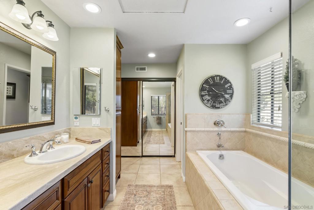 1630 Candlelight Gln