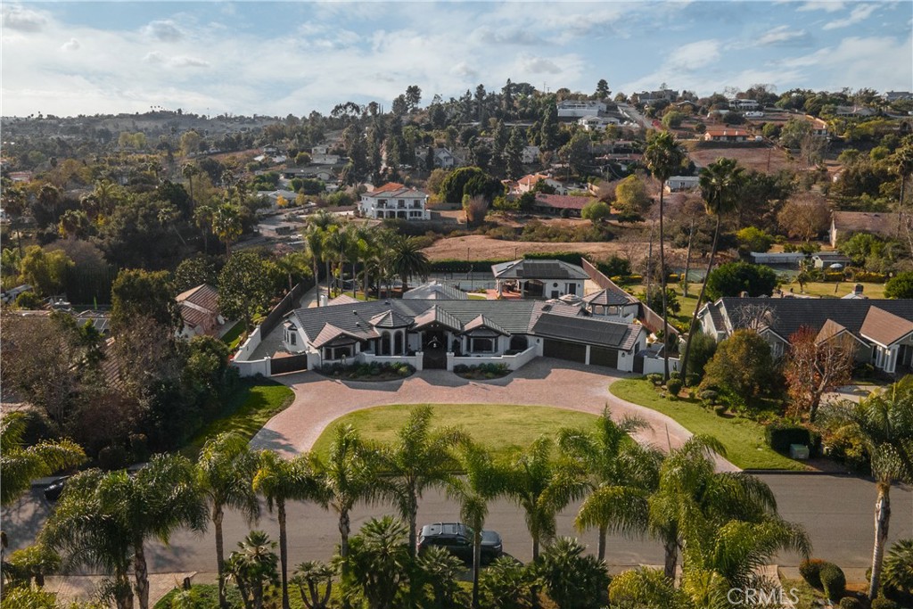 1129 Sugarbush Drive