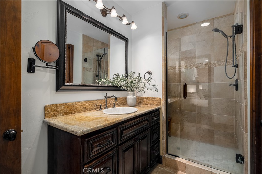 22986 Gray Fox Drive