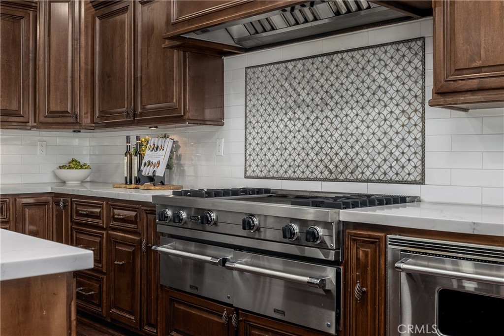 22986 Gray Fox Drive