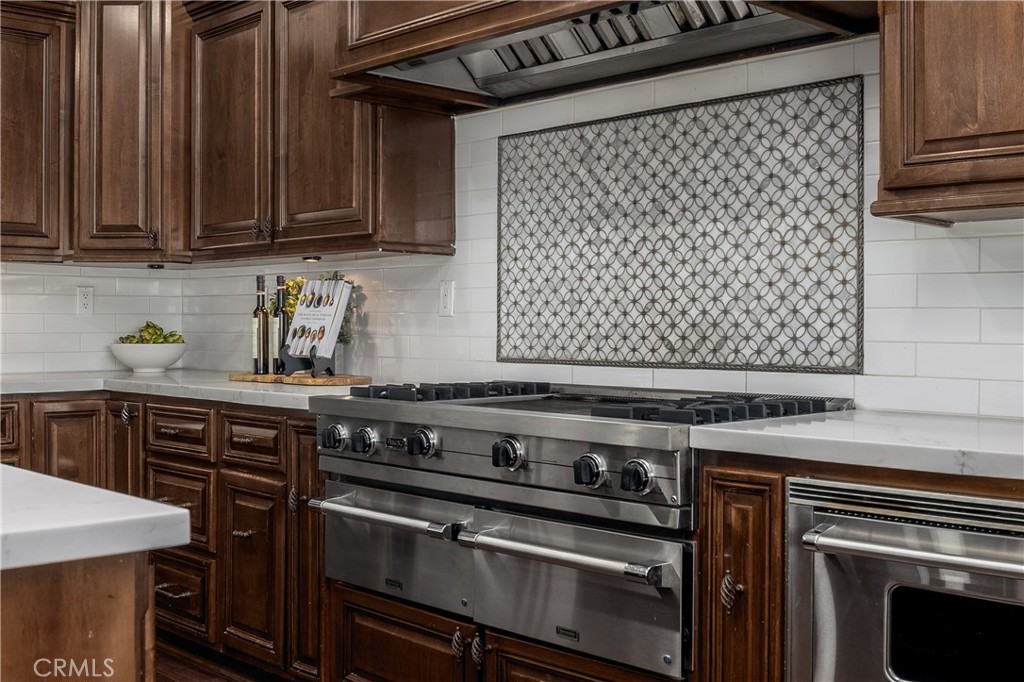 22986 Gray Fox Drive