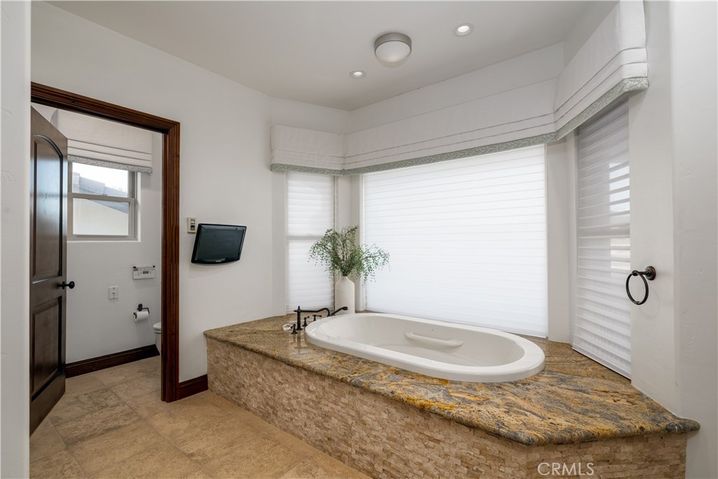 22986 Gray Fox Drive