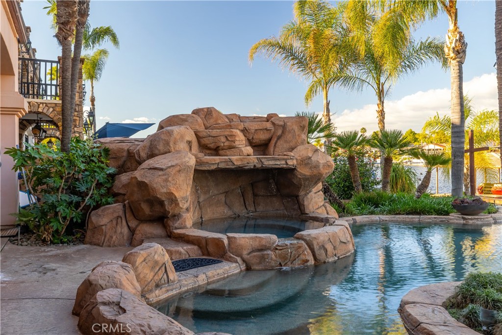 22986 Gray Fox Drive