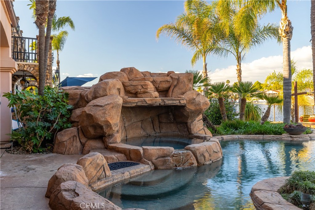 22986 Gray Fox Drive