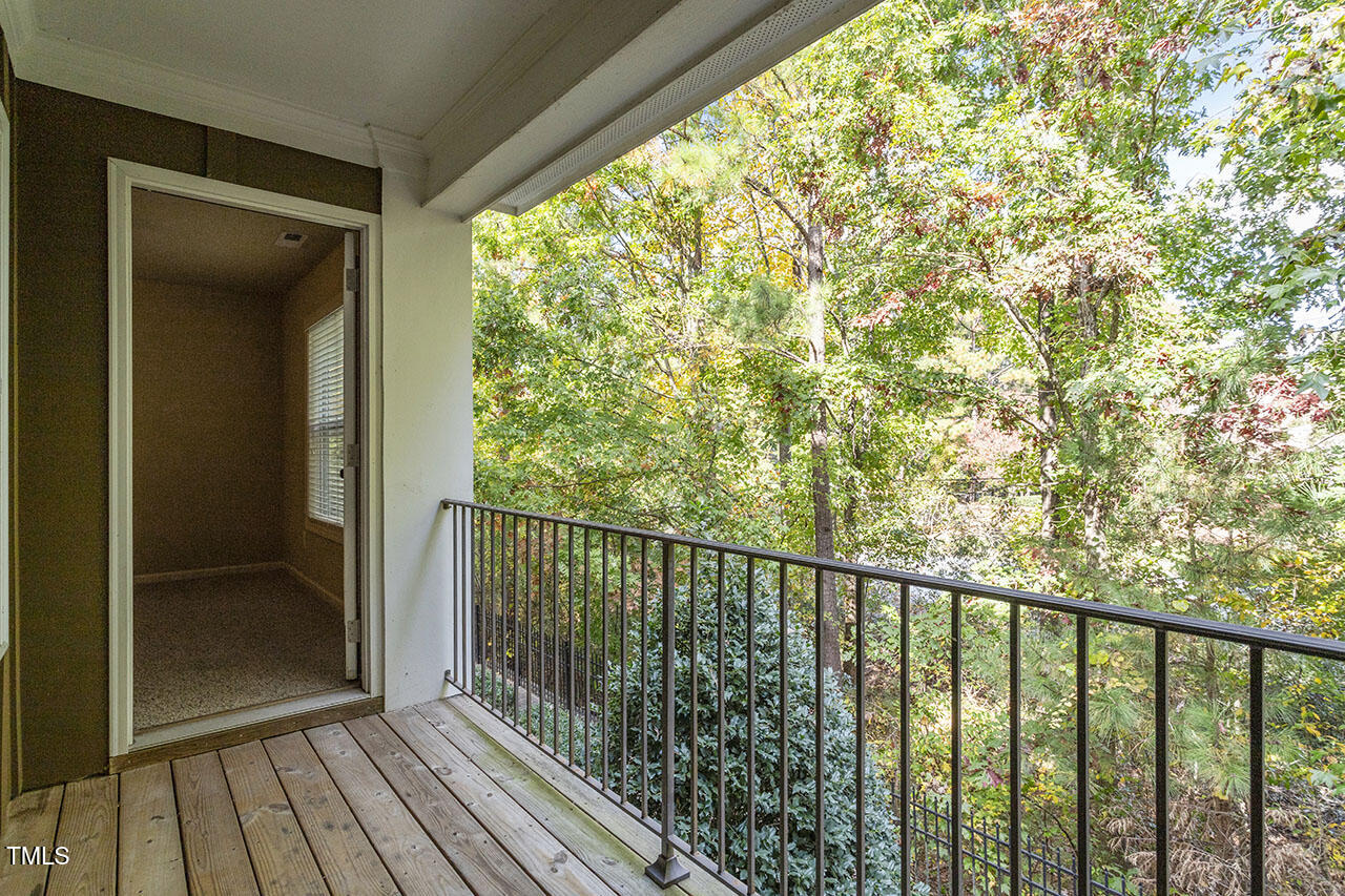 856 Queen City Crescent