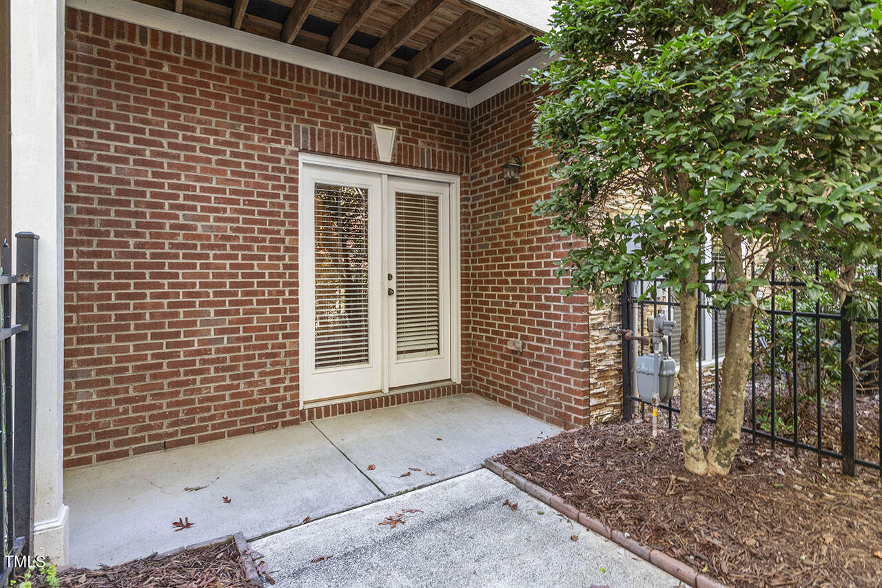 856 Queen City Crescent