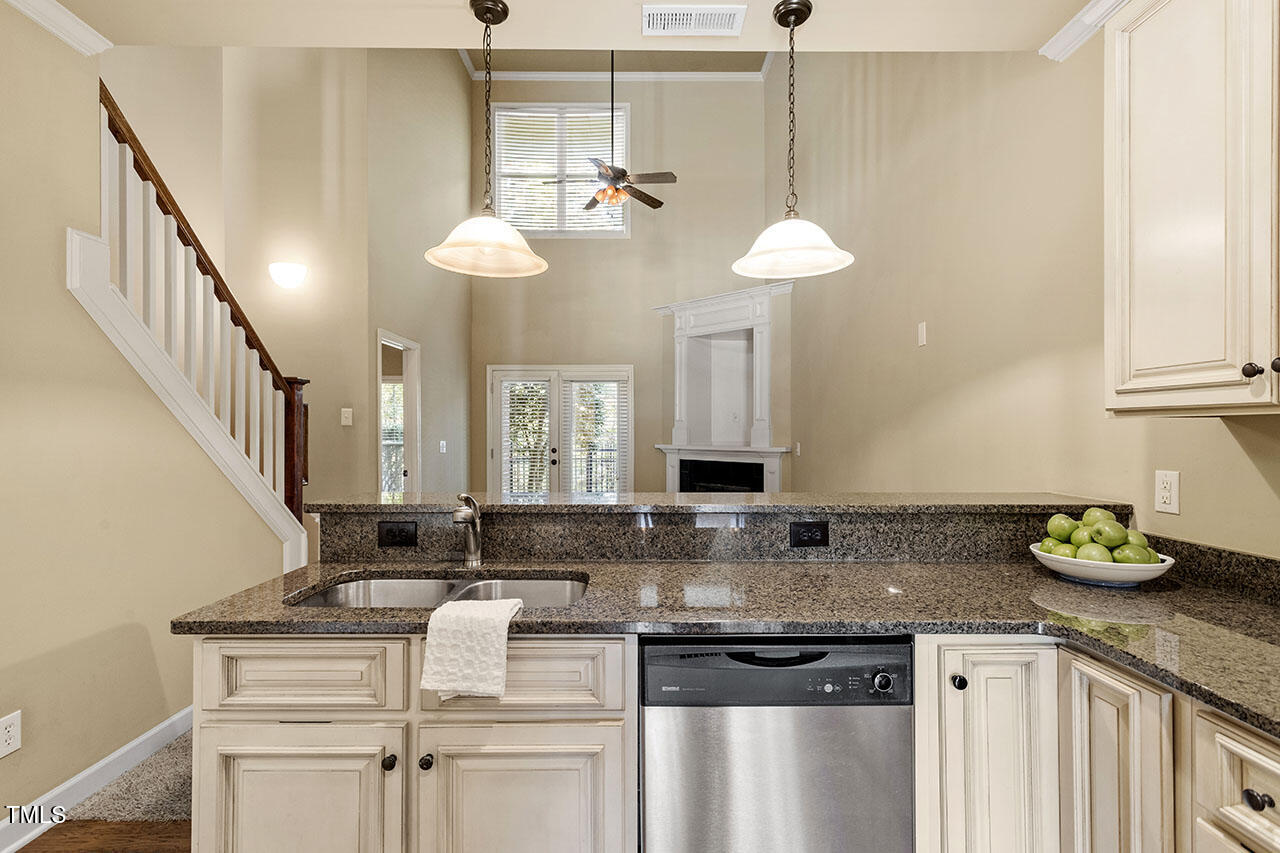 856 Queen City Crescent