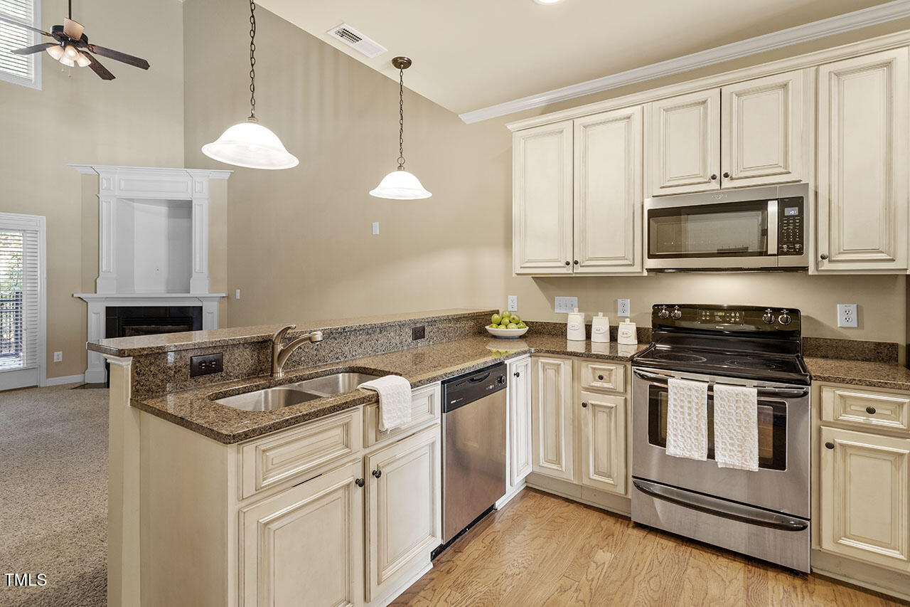 856 Queen City Crescent