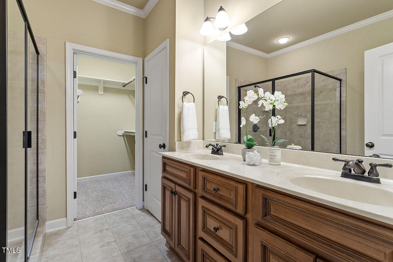 856 Queen City Crescent