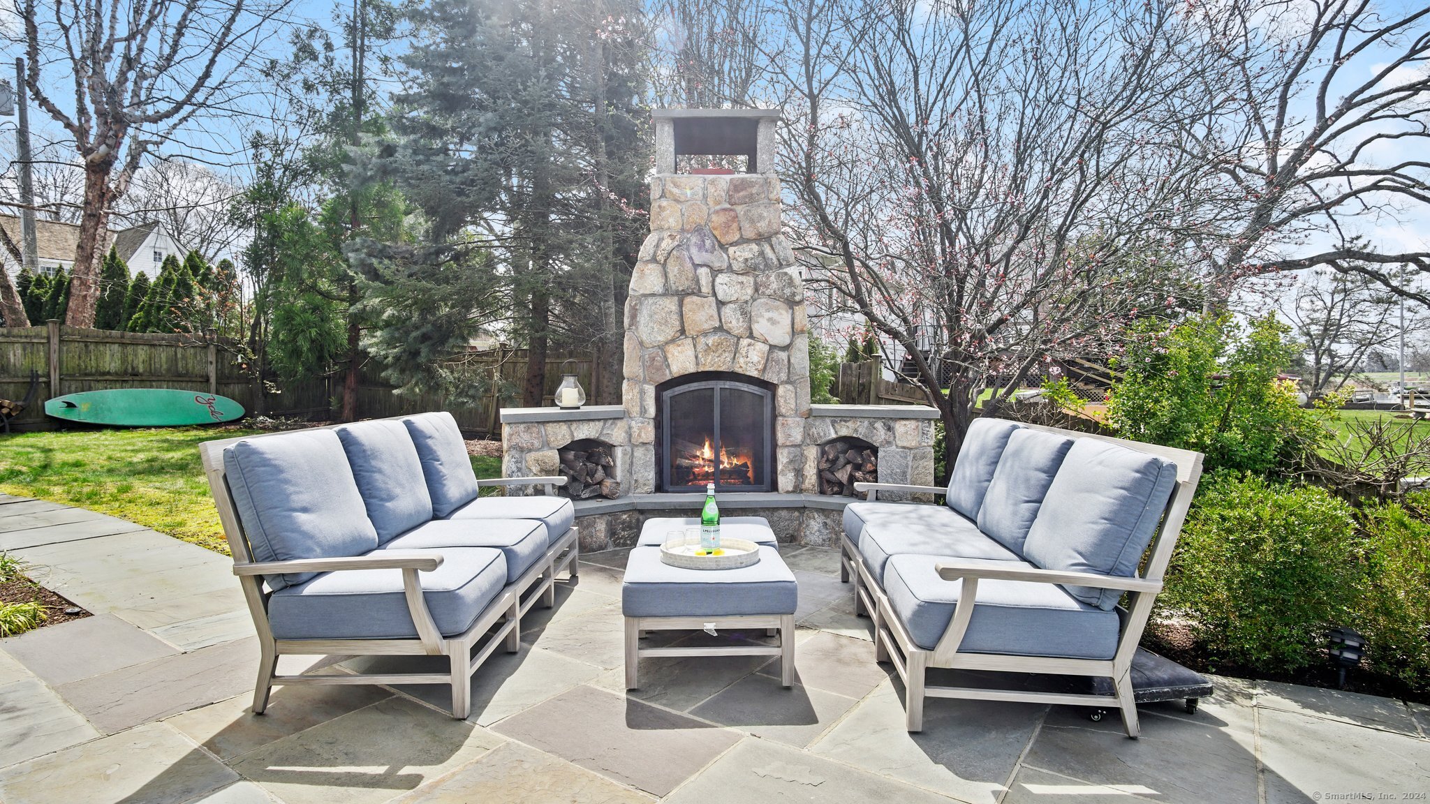 2 Norport Drive