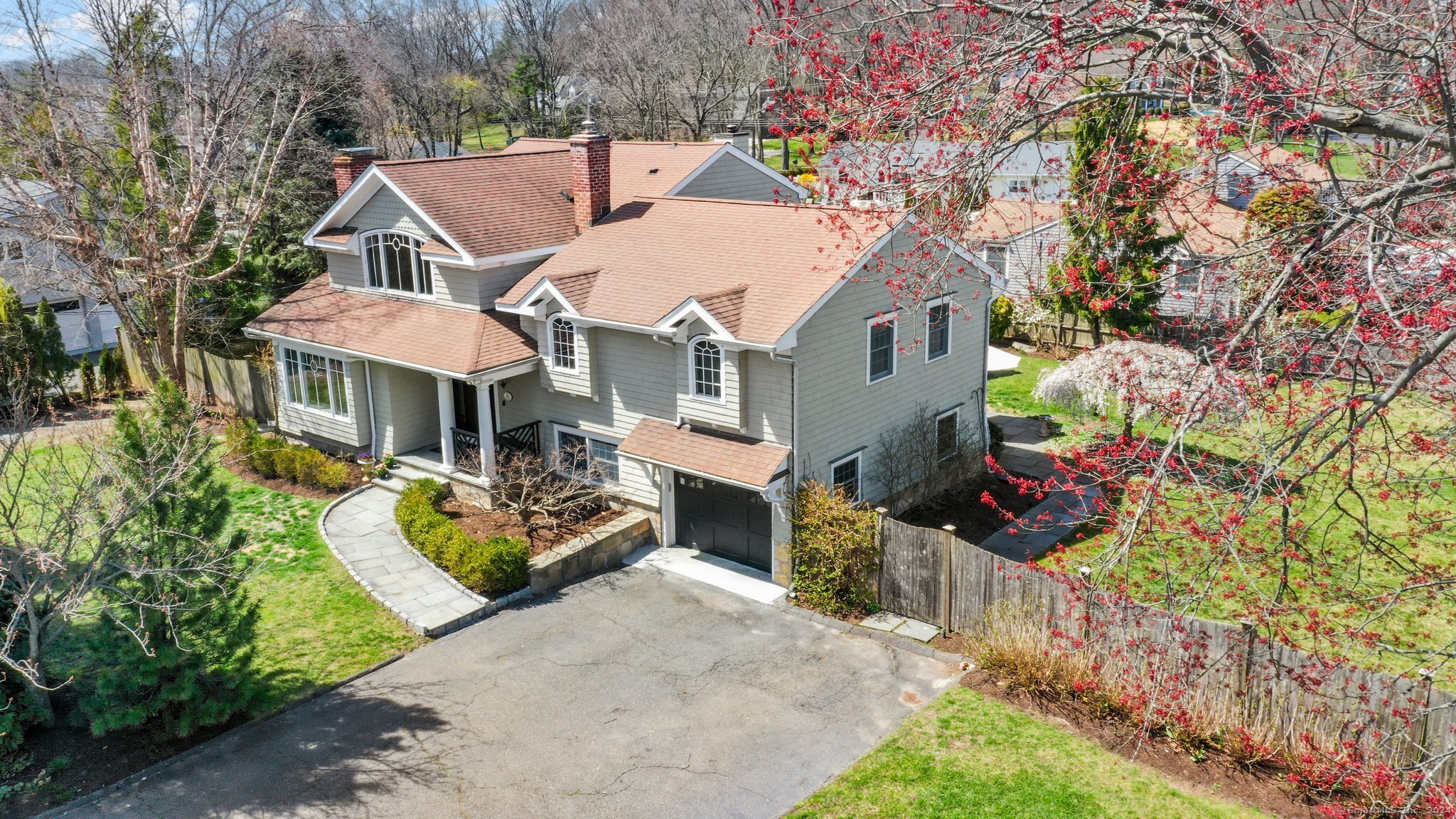 2 Norport Drive