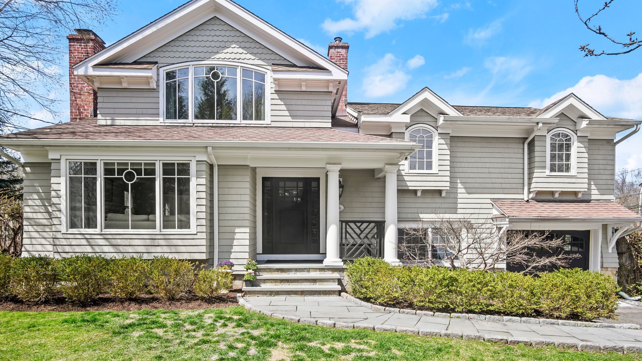 2 Norport Drive