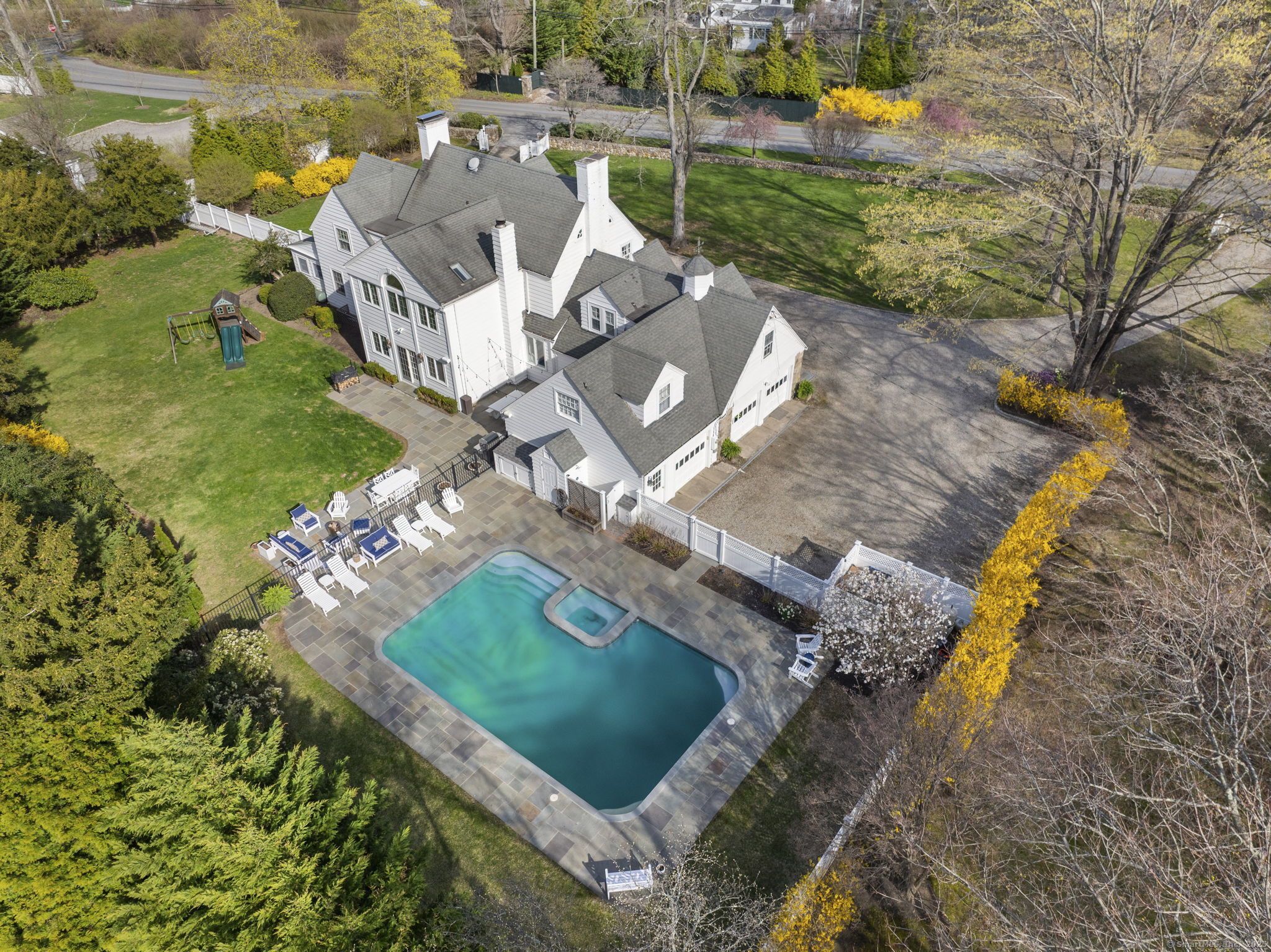 9 High Ridge Road