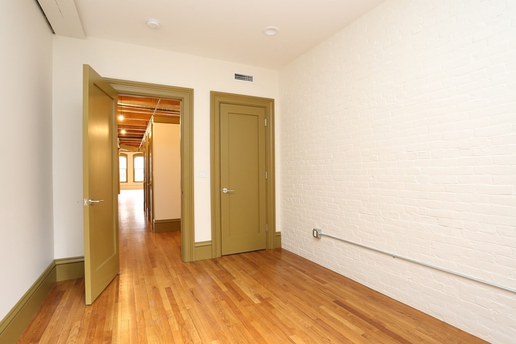 144 Lincoln Street # 4