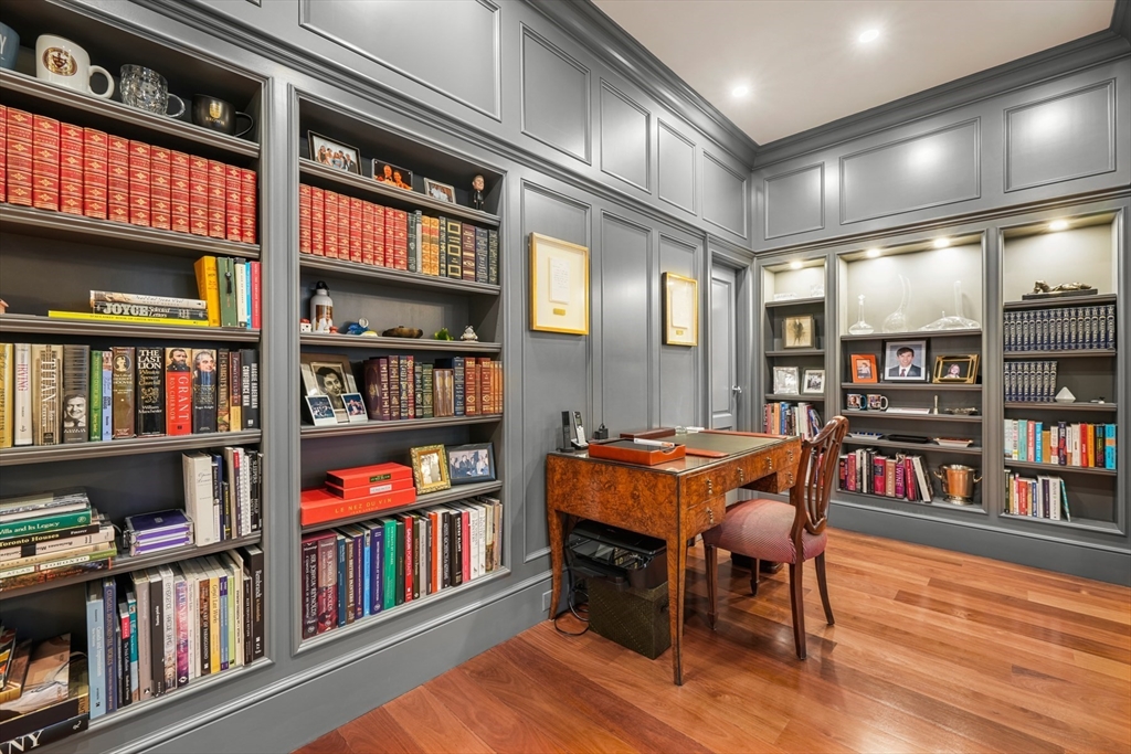 314 Commonwealth Ave # 2