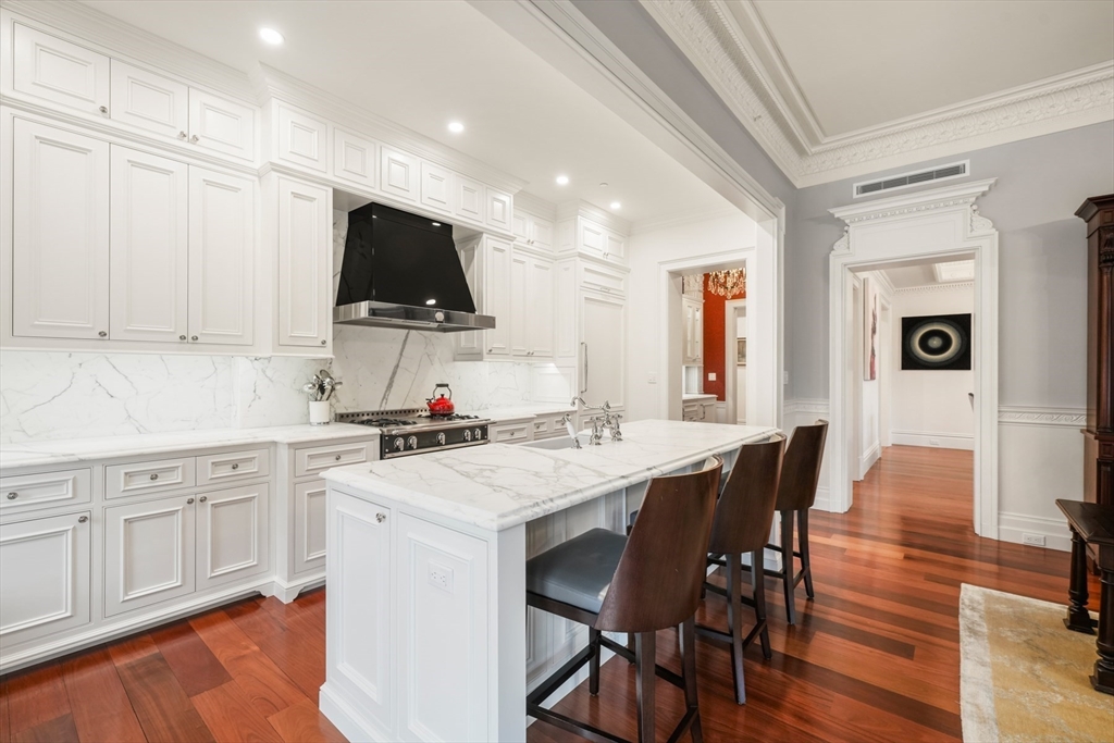 314 Commonwealth Ave # 2