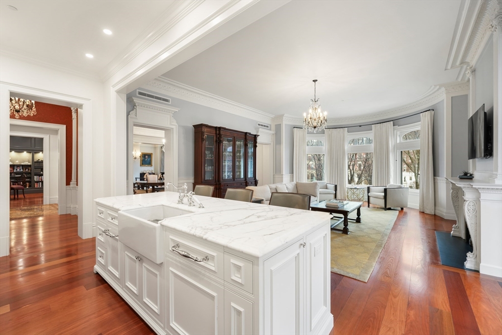 314 Commonwealth Ave # 2
