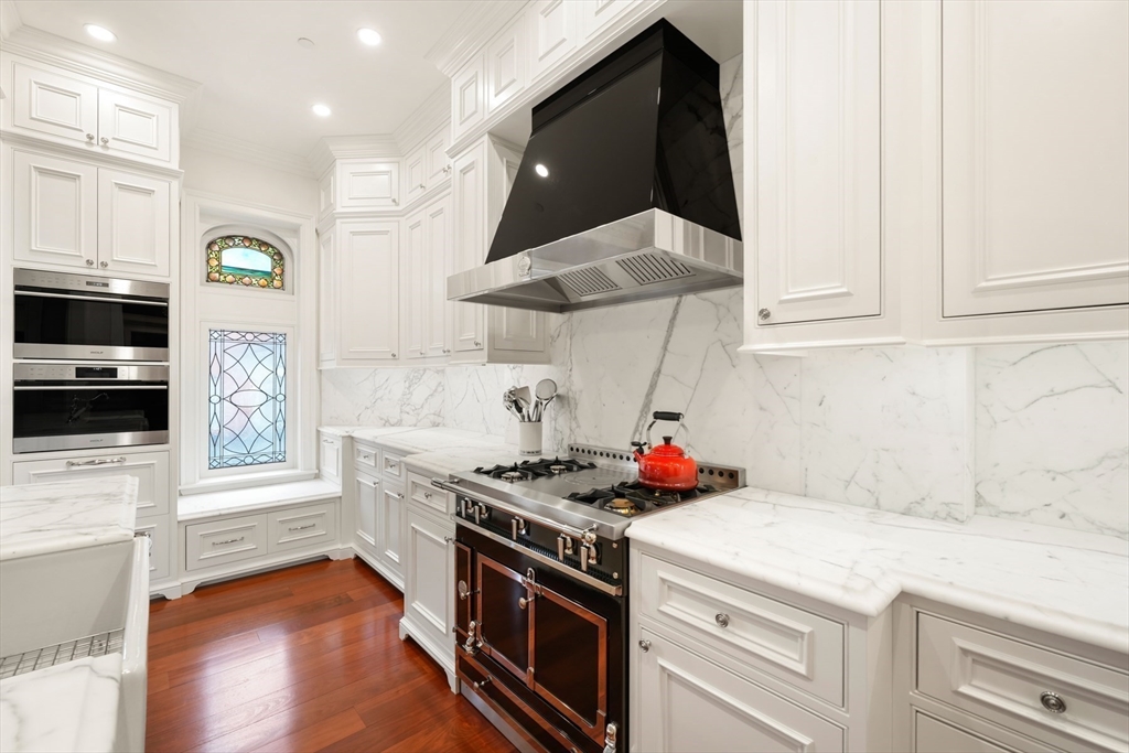 314 Commonwealth Ave # 2