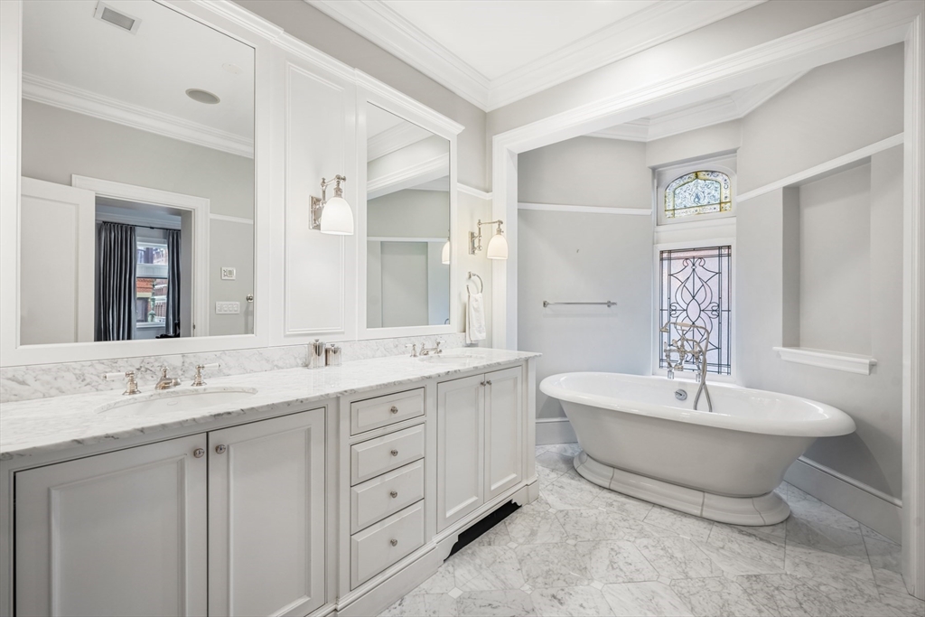 314 Commonwealth Ave # 2