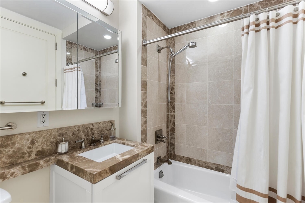 400 Stuart Street # 15K