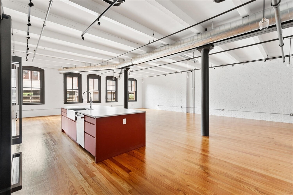144 Lincoln Street # 3