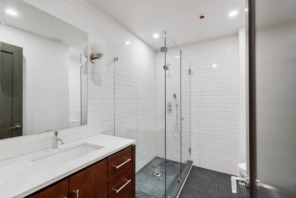 144 Lincoln Street # 3