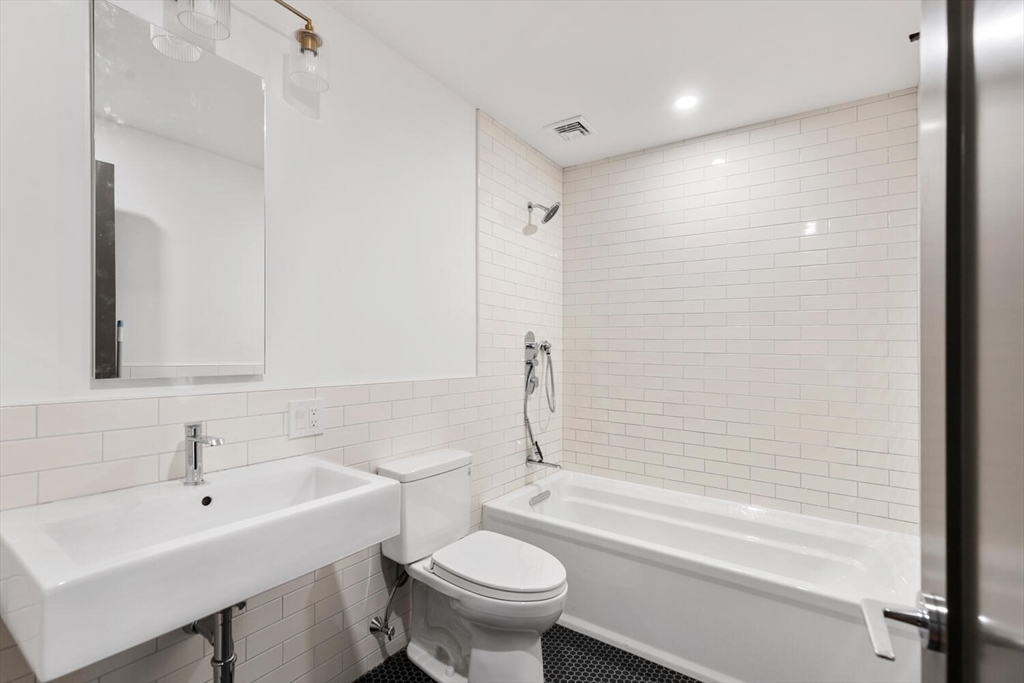 144 Lincoln Street # 3