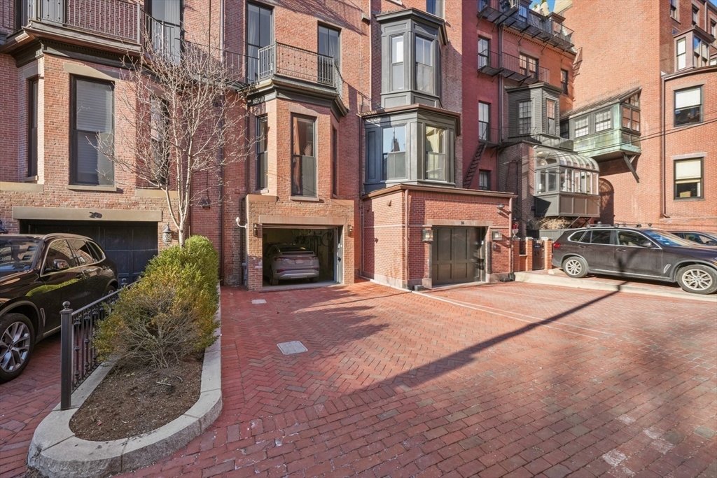 18 Marlborough St